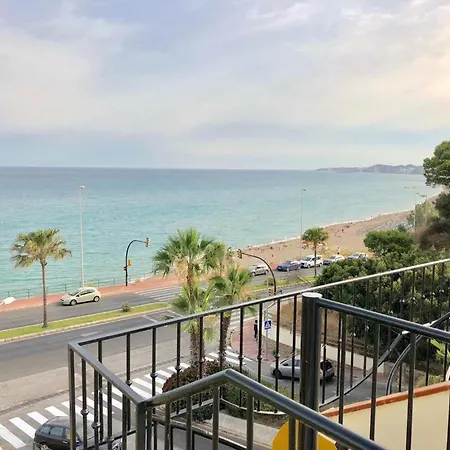 Atico-duplex 1ª Linea De Playa Con Jacuzzi. 6 Pax Apartment