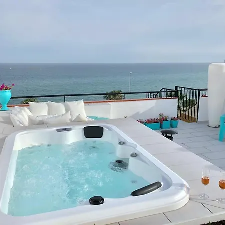 Apartment Atico-duplex 1ª Linea De Playa Con Jacuzzi. 6 Pax Benalmadena